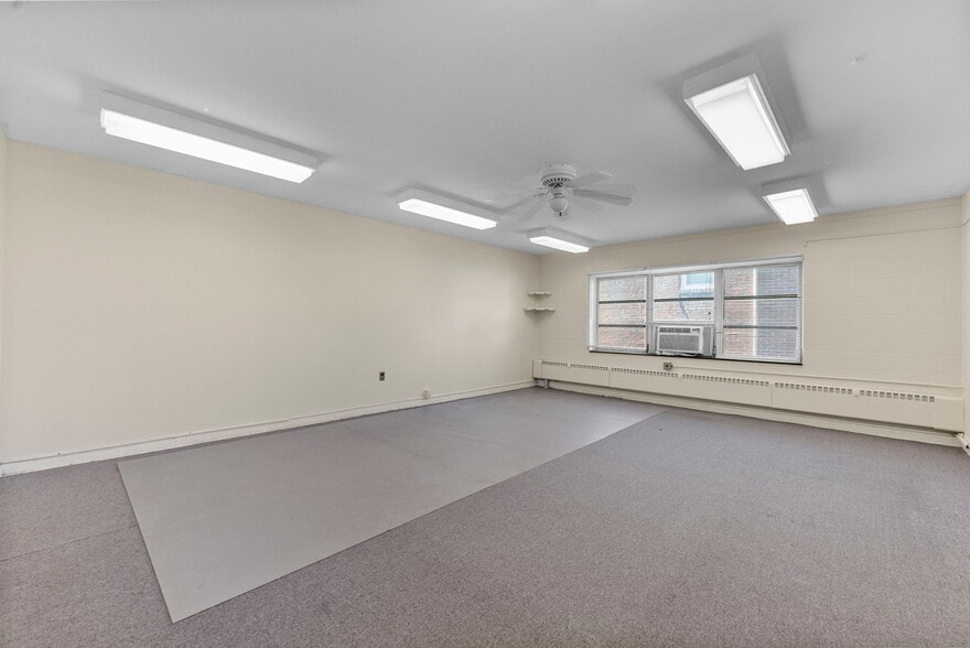 35 Orange Ave, Clifton, NJ for lease - Building Photo - Image 2 of 19