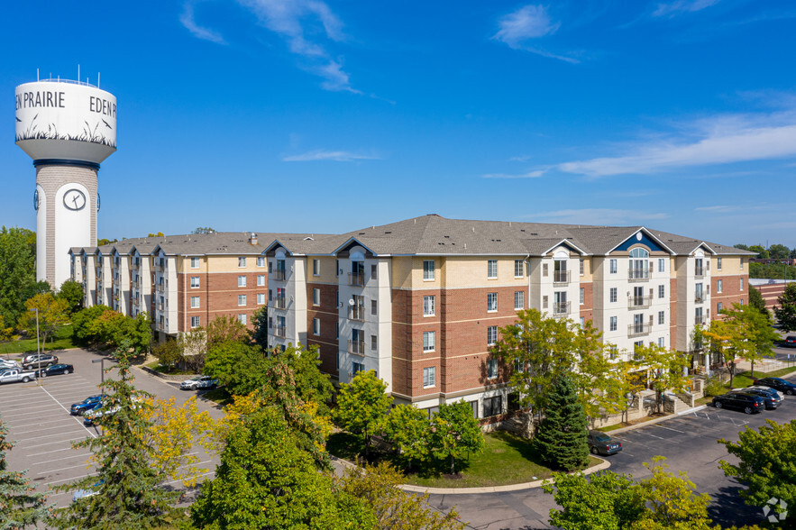 12100 Singletree Ln, Eden Prairie, MN for lease - Primary Photo - Image 1 of 78