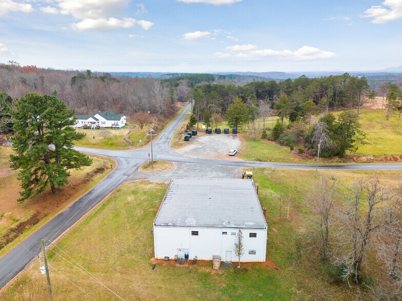 3628 Brights Rd, Pittsville, VA à vendre - Photo du bâtiment - Image 3 de 62