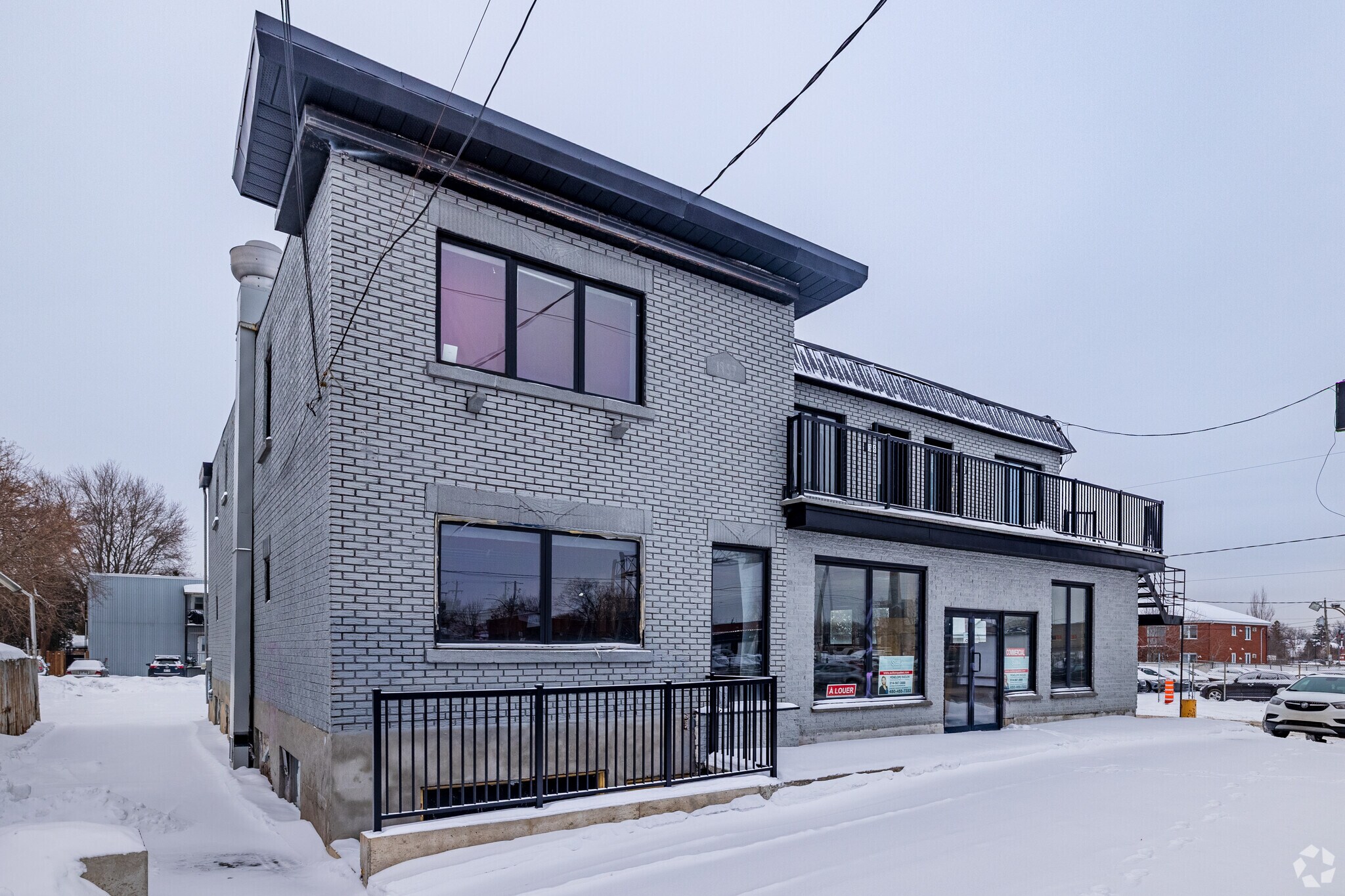 1350 Taschereau, Lemoyne, QC for sale Primary Photo- Image 1 of 3