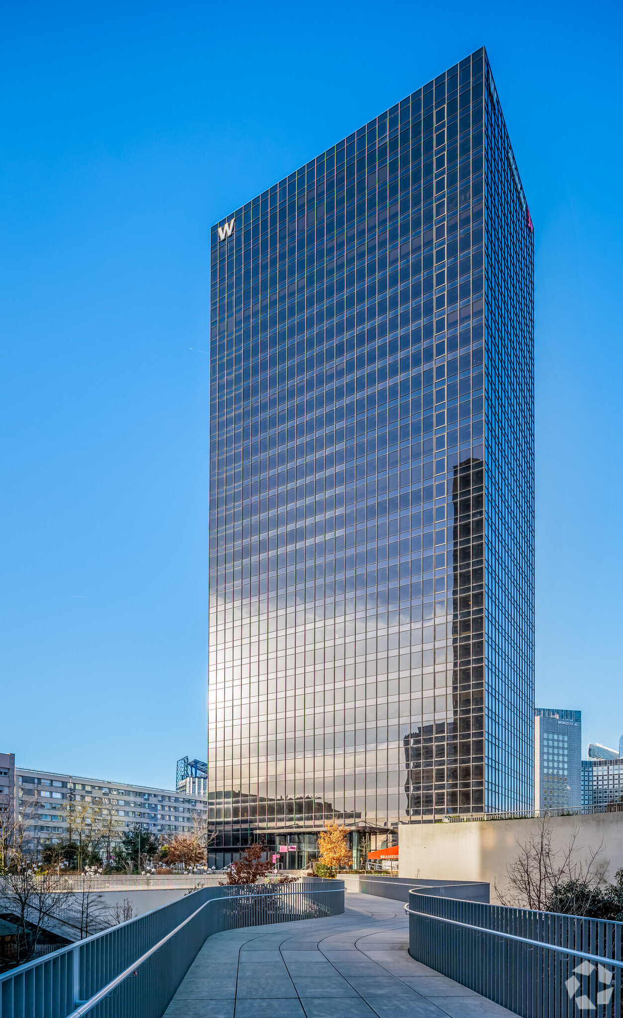 102 Terrasse Boieldieu, Puteaux for lease Primary Photo- Image 1 of 26