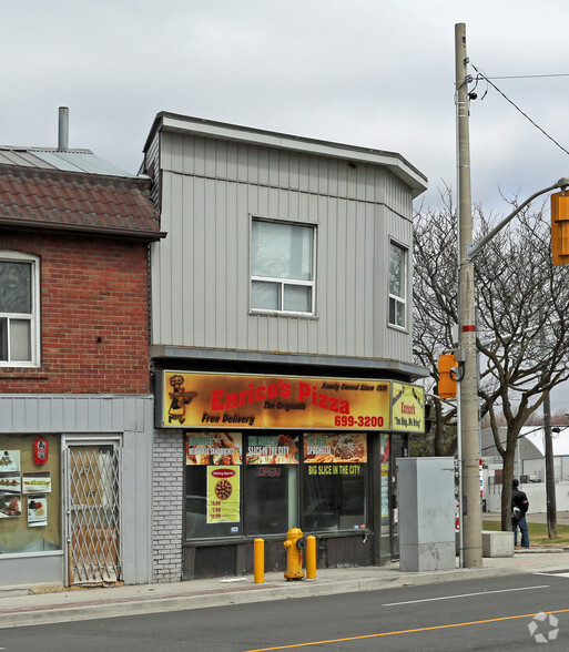 1736 Kingston Rd, Toronto, ON à louer - Photo du bâtiment - Image 3 de 6