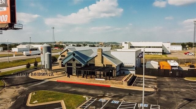 6263 State Highway 66, Tulsa, OK à vendre - Photo du bâtiment - Image 1 de 49