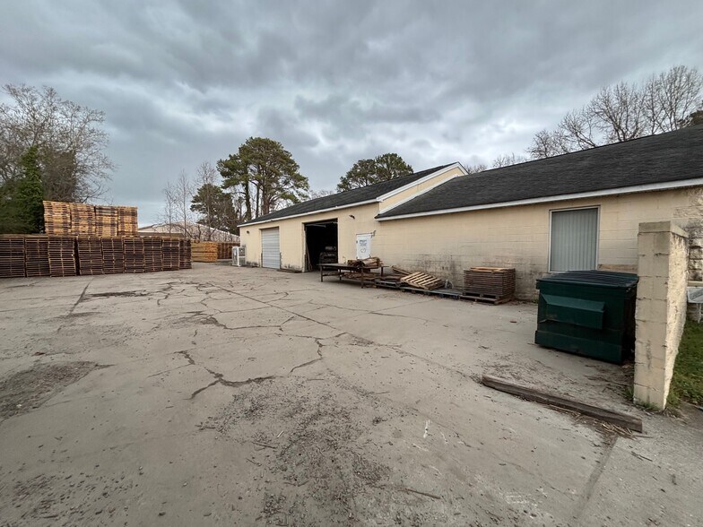 628 Dunedin Rd, Portsmouth, VA à vendre - Photo du bâtiment - Image 3 de 9