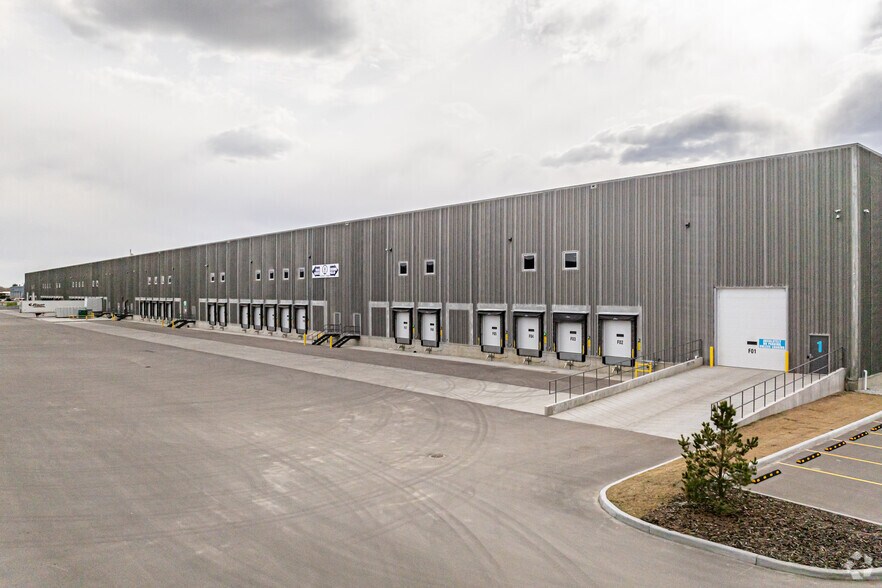 12642 184th St NW, Calgary, AB à louer - Photo du bâtiment - Image 3 de 6