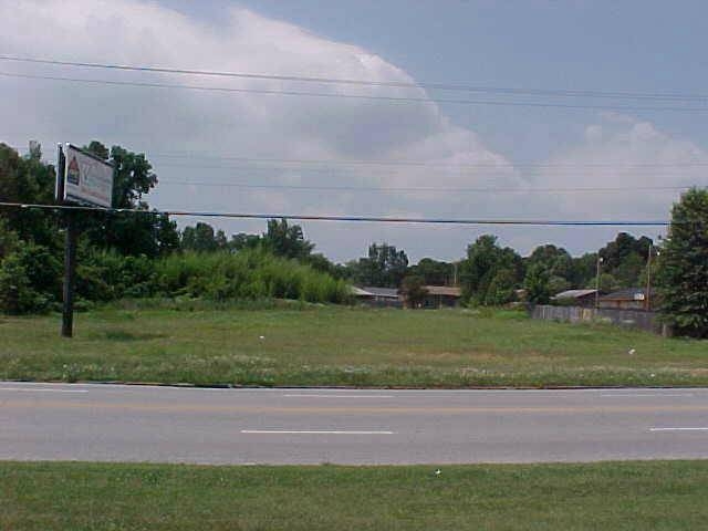 1001 Old Hickory Blvd, Jackson, TN for sale - Building Photo - Image 2 of 7