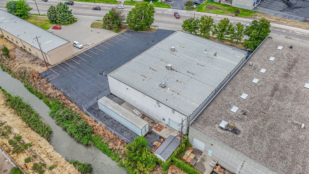 3311 W Parkway Blvd, West Valley City, UT à vendre - Photo du bâtiment - Image 3 de 31