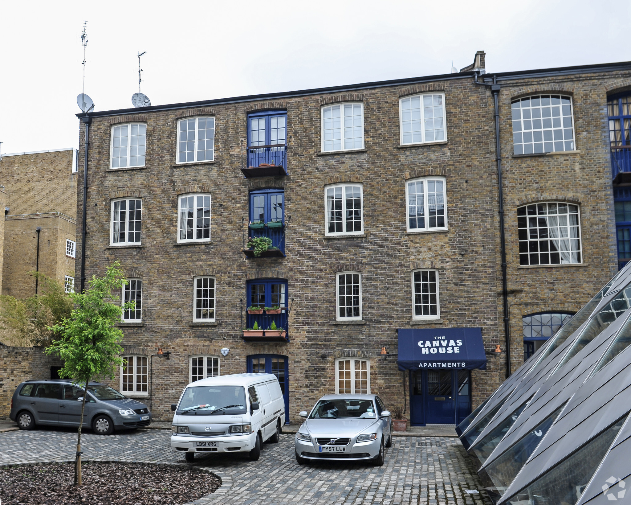 25 Queen Elizabeth St, London for lease Primary Photo- Image 1 of 4