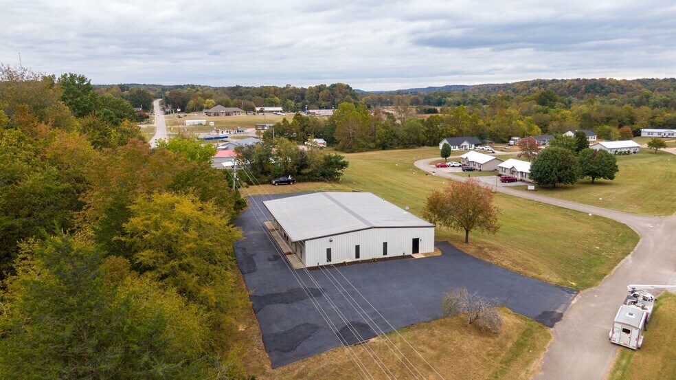 103 Hadley cir, Linden, TN à vendre - Photo principale - Image 2 de 5