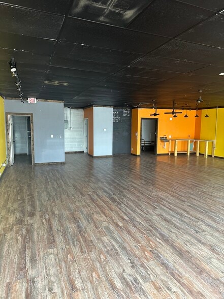 4416 Fairmont Pky, Pasadena, TX for lease - Building Photo - Image 2 of 14