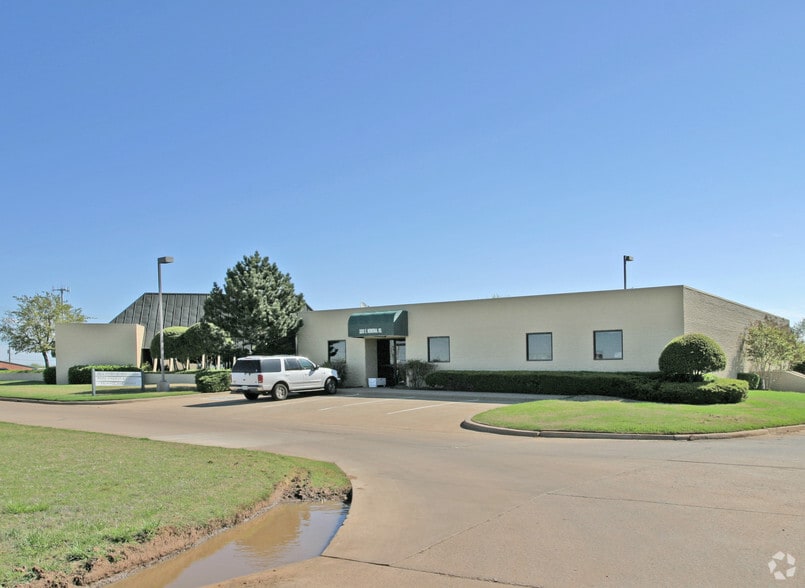 3200 E Memorial Rd, Edmond, OK for sale - Building Photo - Image 2 of 30