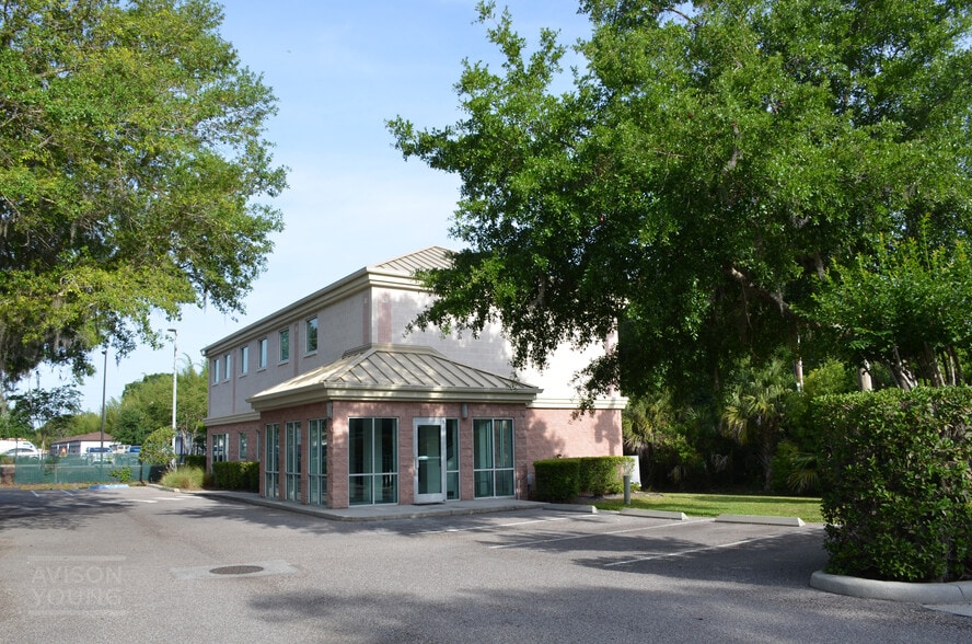 665 W Warren Ave, Longwood, FL à louer - Photo du bâtiment - Image 2 de 5