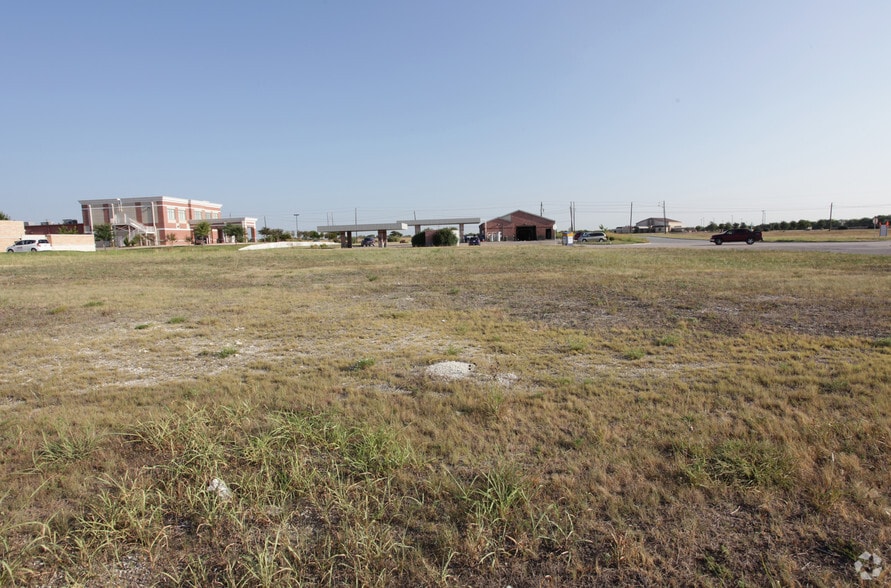 100 Bonham Ct, Red Oak, TX for sale - Building Photo - Image 3 of 14