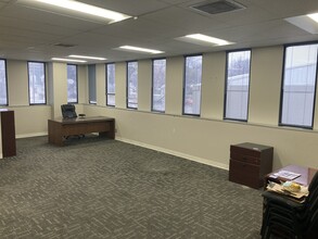 4240 Blue Ridge Blvd, Kansas City, MO for lease Interior Photo- Image 2 of 6