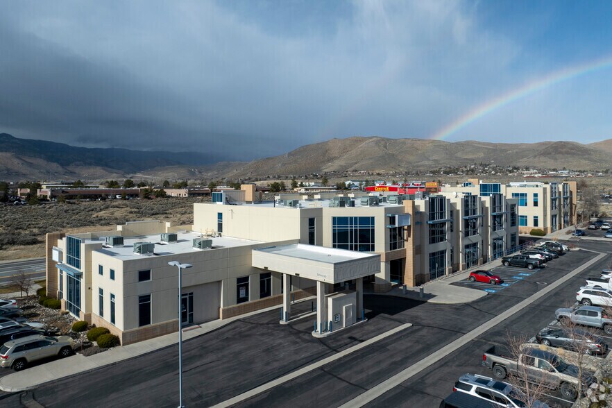 1818 E College Pky, Carson City, NV à louer - Photo du bâtiment - Image 3 de 3