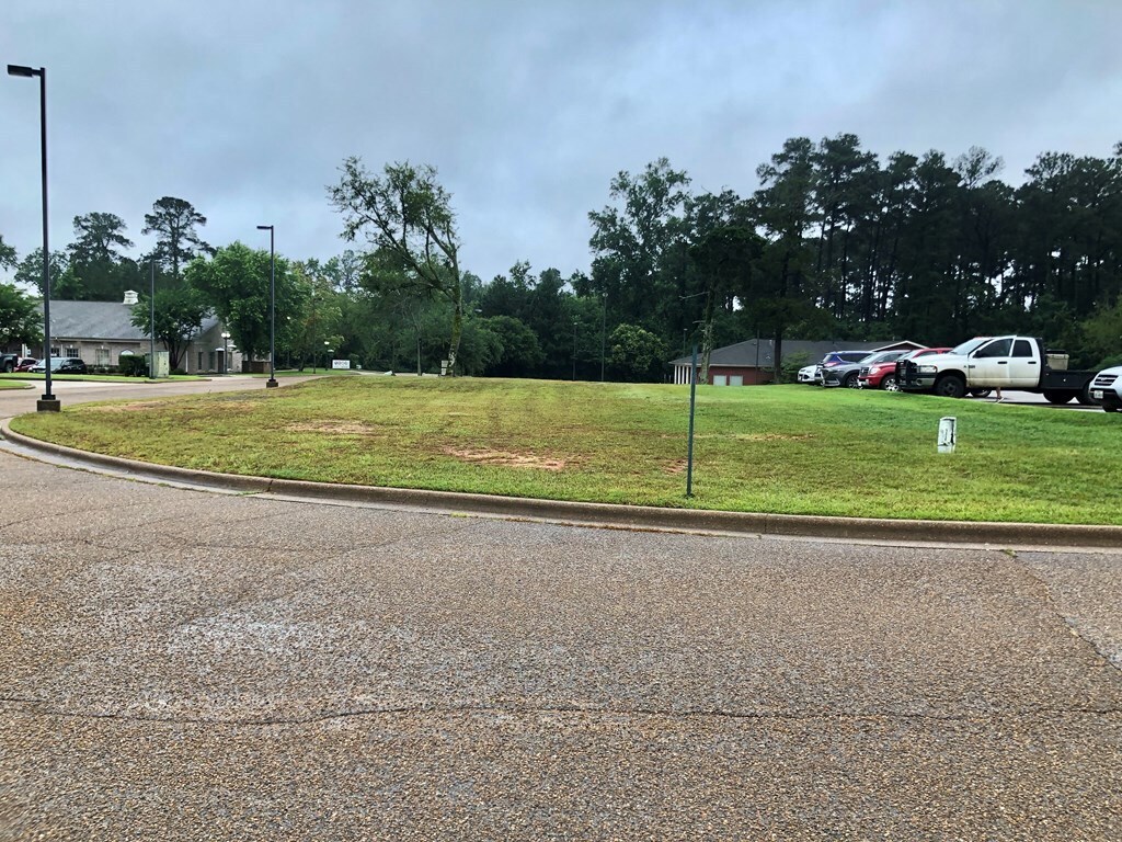 .753 ac Russell Boulevard, Nacogdoches, TX for sale Primary Photo- Image 1 of 6