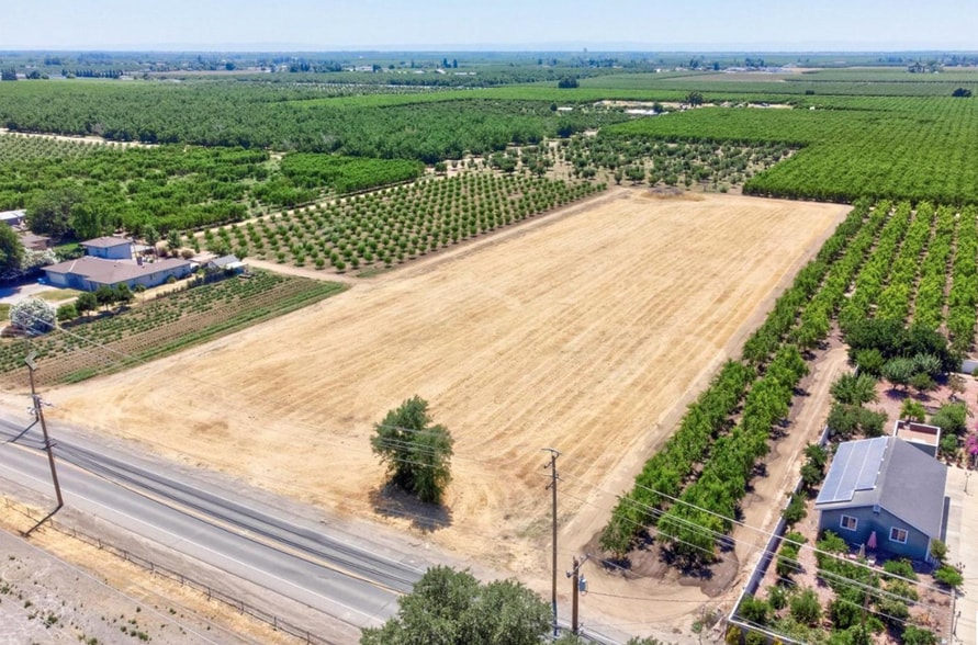 2125 Railroad Ave, Yuba City, CA for sale - Primary Photo - Image 1 of 1