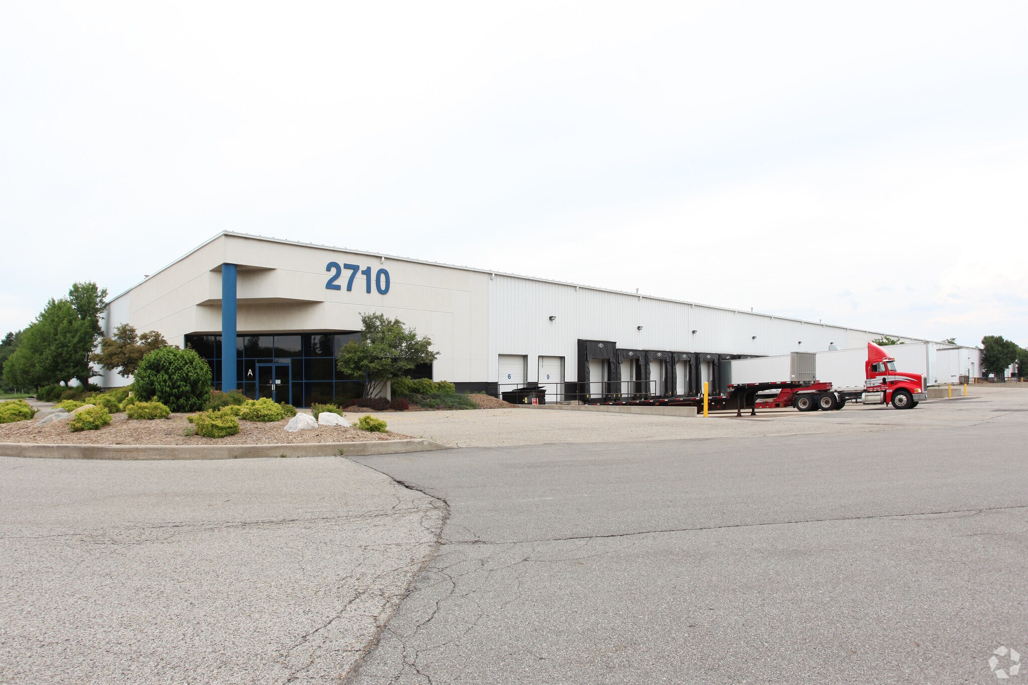 2710 Northridge Dr NW, Walker, MI for lease Primary Photo- Image 1 of 23