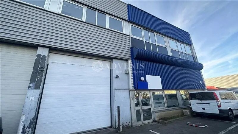 Flex in Fontenay-sous-Bois for lease - Building Photo - Image 1 of 11