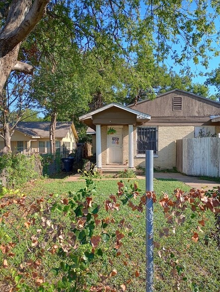 9-Unit Cash-Flowing Portfolio, Ft. Worth portfolio of 9 properties for sale on LoopNet.ca - Building Photo - Image 1 of 9