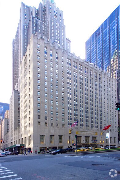 301 Park Ave, New York, NY à louer - Photo du bâtiment - Image 2 de 3