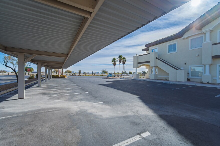 3225 S Rainbow Blvd, Las Vegas, NV for lease - Building Photo - Image 3 of 6