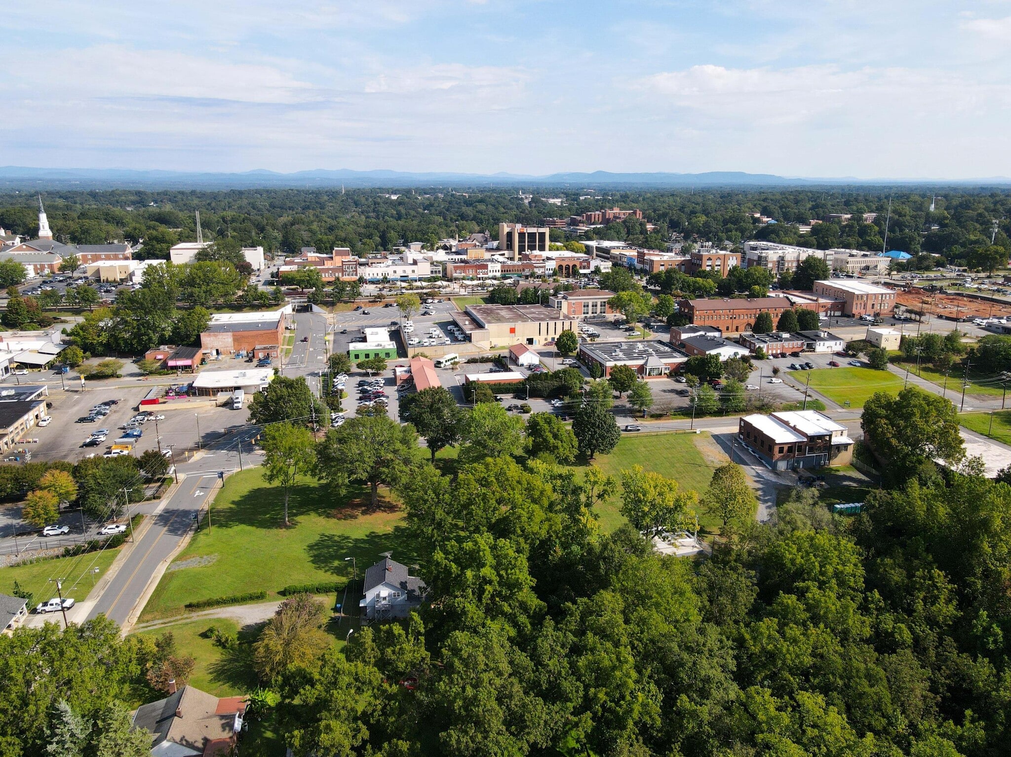 221 2nd Ave SW portefeuille de 4 propriétés à vendre sur LoopNet.ca Photo du bâtiment- Image 1 de 30