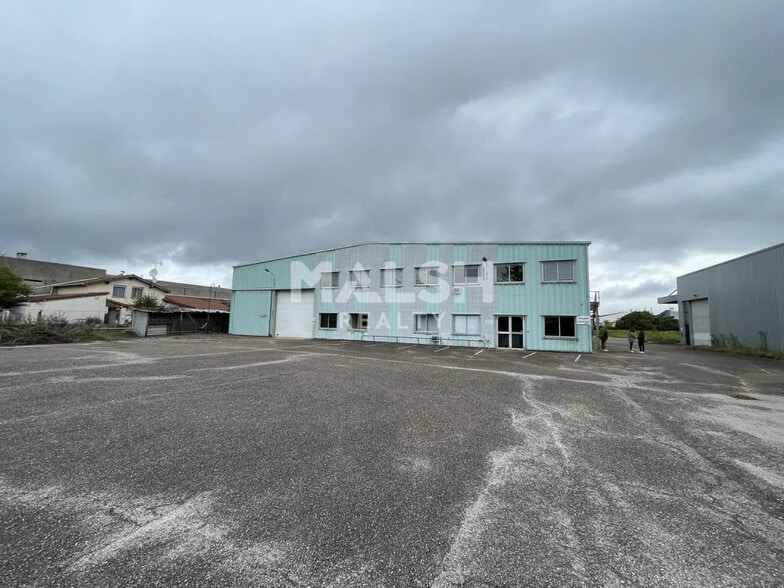 Flex in Décines-Charpieu for lease - Building Photo - Image 2 of 16