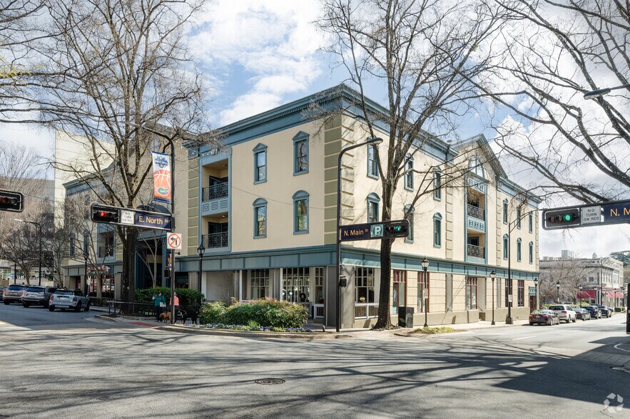 200 N Main St, Greenville, SC for lease - Primary Photo - Image 1 of 44
