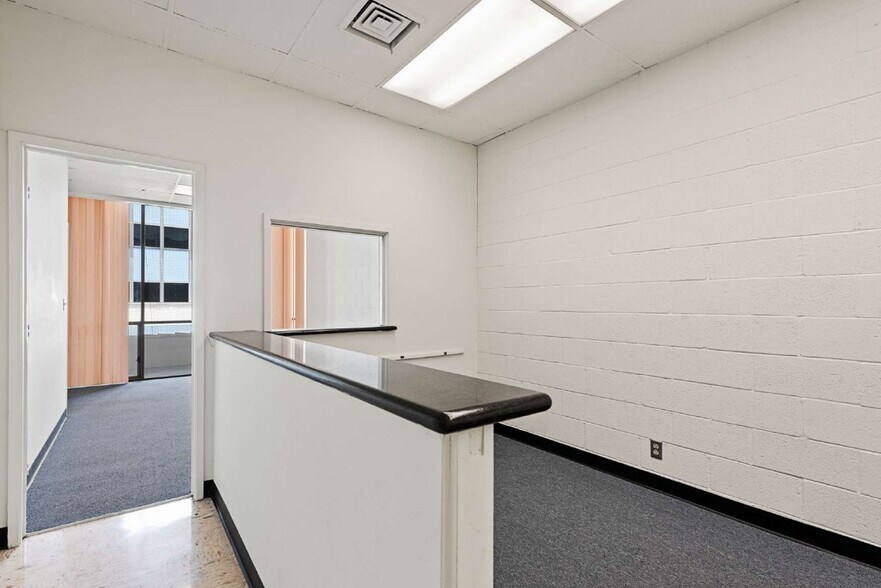 316 E 2nd St, Los Angeles, CA à louer - Photo intérieure - Image 3 de 6