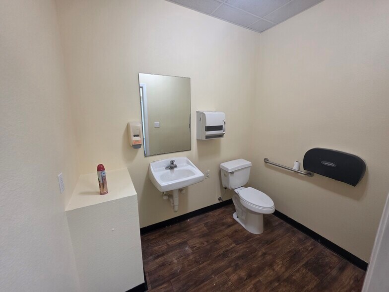 6570 Caroline St, Milton, FL à louer - Photo du bâtiment - Image 3 de 44