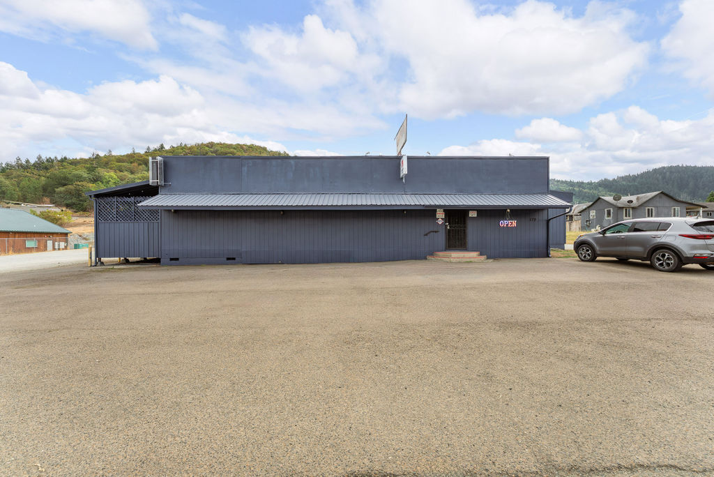 125 Opresik Ln, Myrtle Creek, OR à vendre Photo du bâtiment- Image 1 de 34