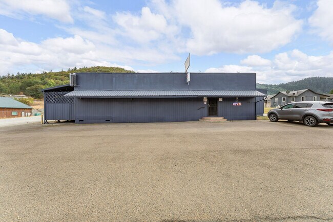 More details for 125 Opresik Ln, Myrtle Creek, OR - Retail for Sale