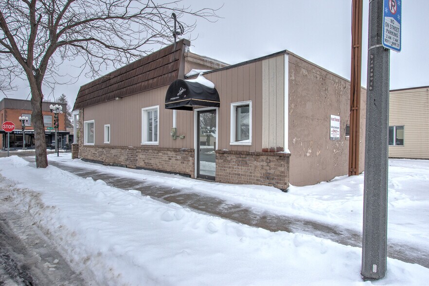 244 Main St S, Cambridge, MN à louer - Photo du bâtiment - Image 2 de 28