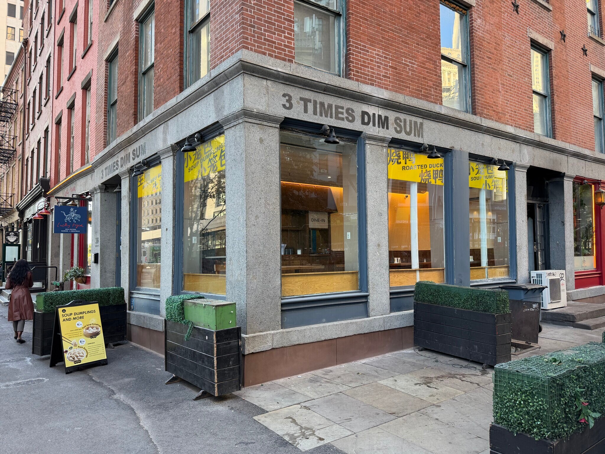 34-38 Water St, New York, NY à louer Photo du bâtiment- Image 1 de 2