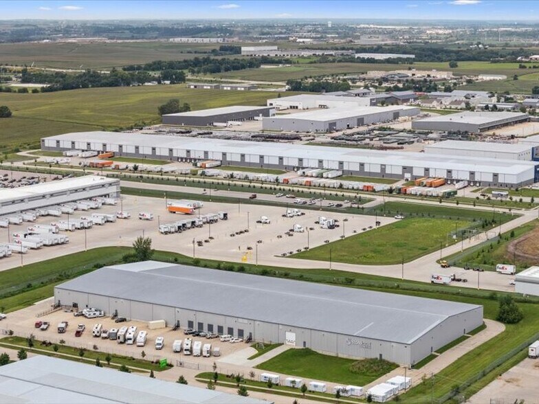 850 Mann Rd SW, Cedar Rapids, IA à louer - Photo du bâtiment - Image 2 de 9