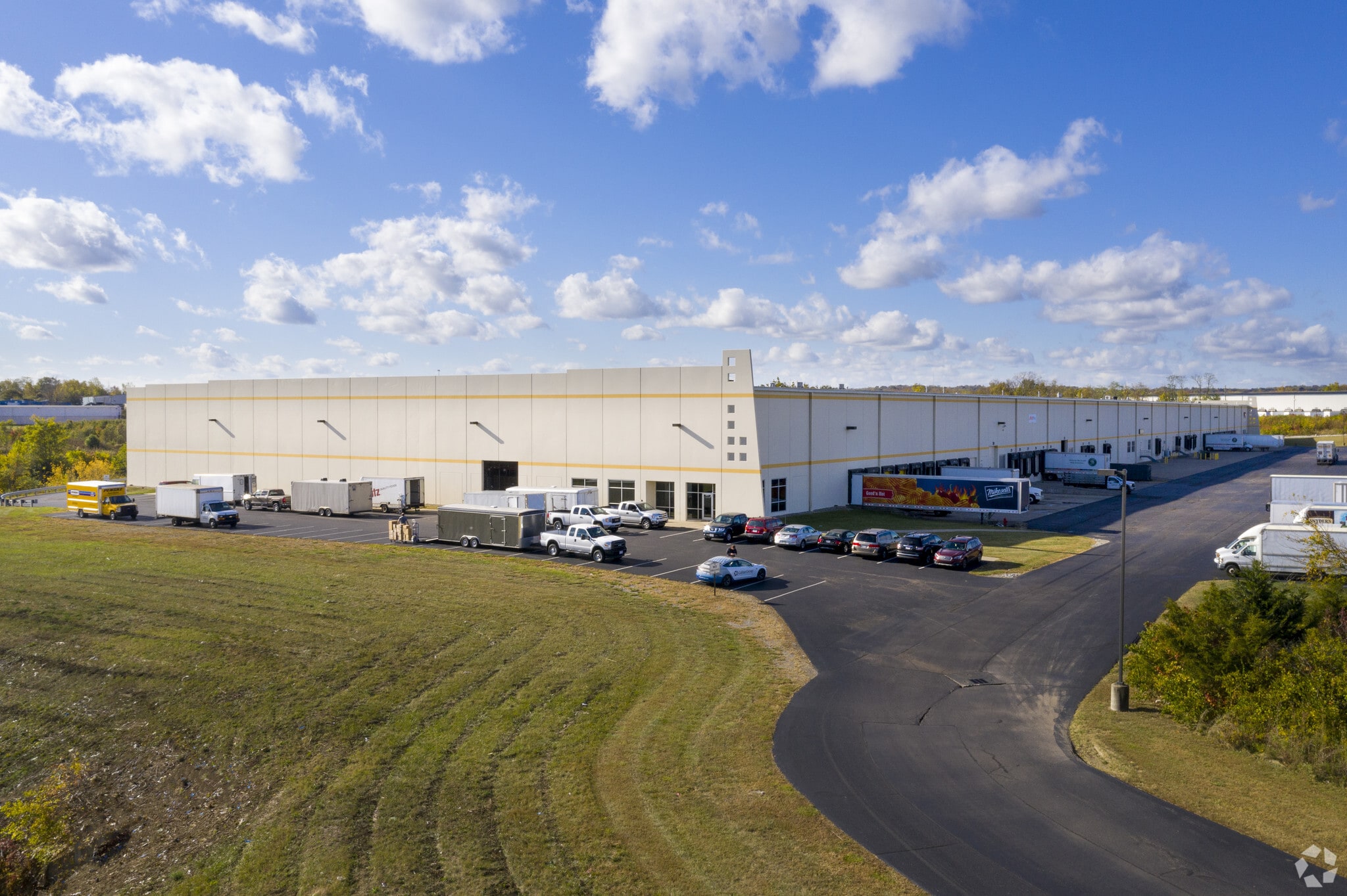 4520 Le Saint Ct, West Chester, OH for lease Primary Photo- Image 1 of 6