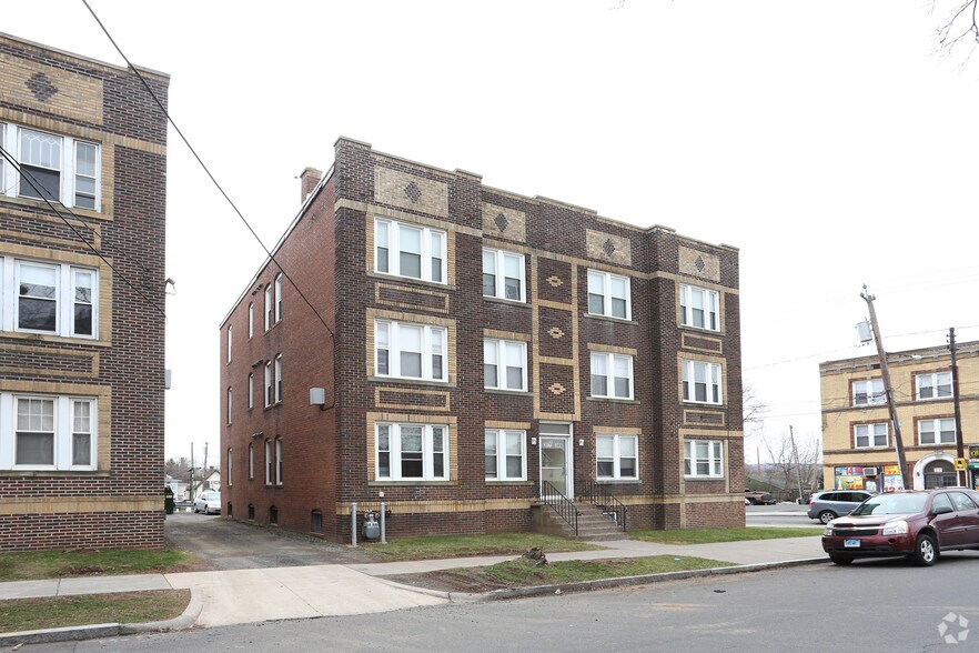387-389 Park St, New Britain, CT à vendre - Photo du bâtiment - Image 2 de 3