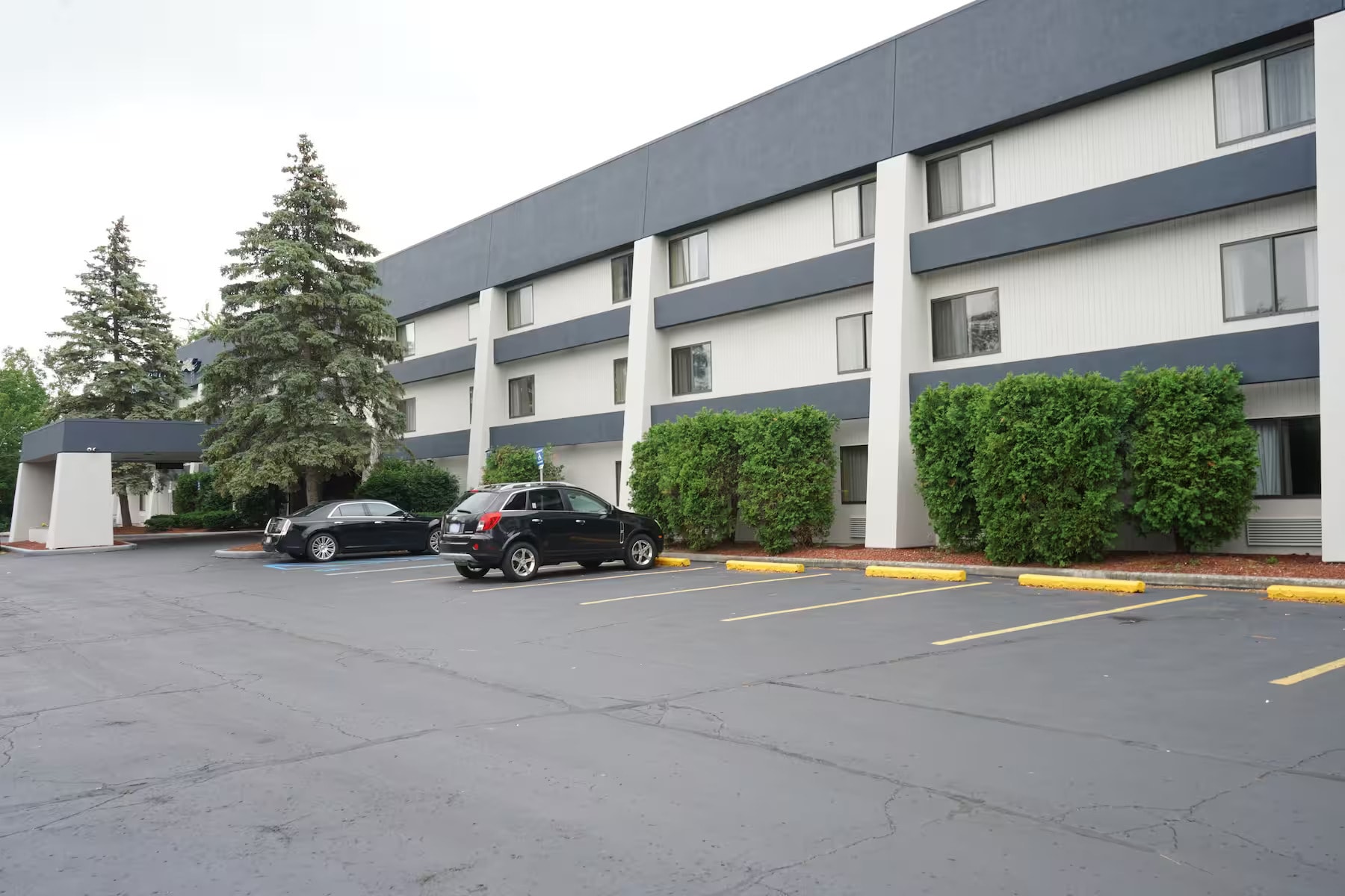 6460 Dixie Hwy, Bridgeport, MI for sale Primary Photo- Image 1 of 20