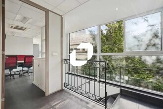 Office in Enghien-les-Bains for lease Interior Photo- Image 1 of 4
