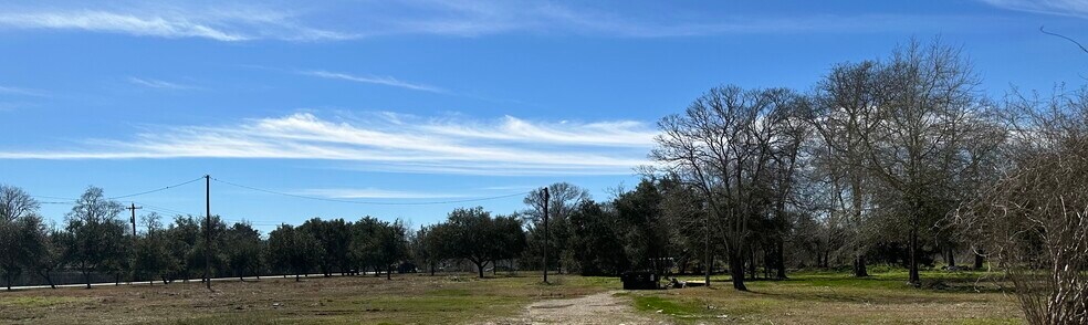 2690 County 179 rd, Alvin, TX à vendre - Photo du bâtiment - Image 3 de 5