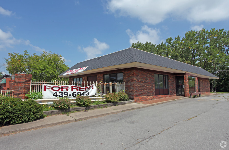 920 Old Liverpool Rd, Liverpool, NY for sale - Primary Photo - Image 1 of 8