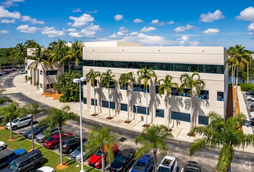 101 Paramount Dr, Sarasota, FL for lease - Building Photo - Image 2 of 19