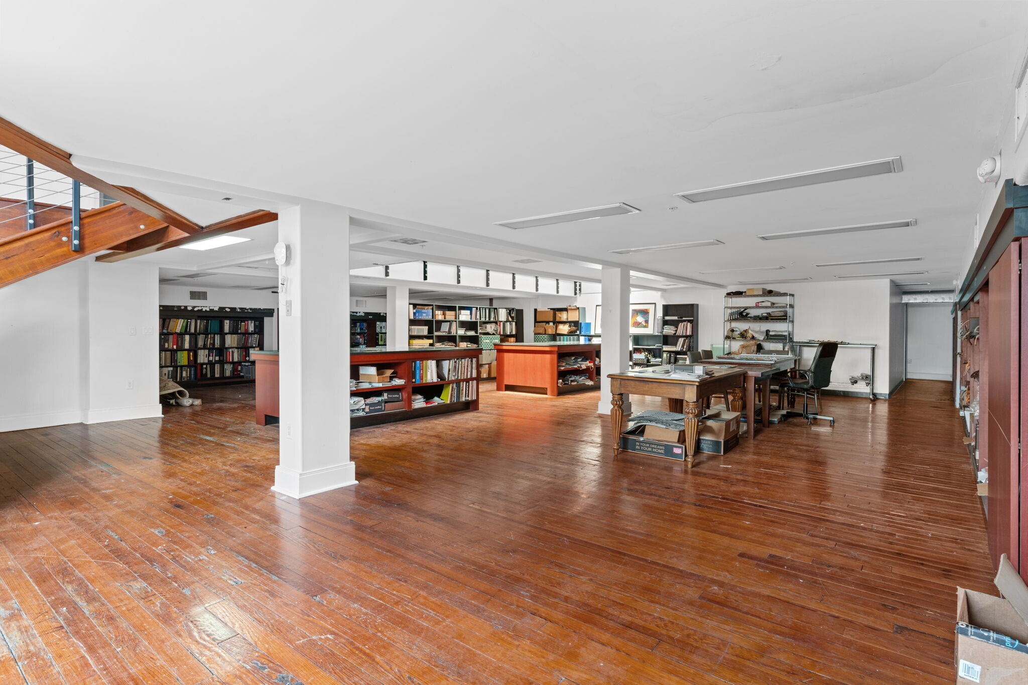 1121 E Twiggs St, Tampa, FL for lease Interior Photo- Image 1 of 1