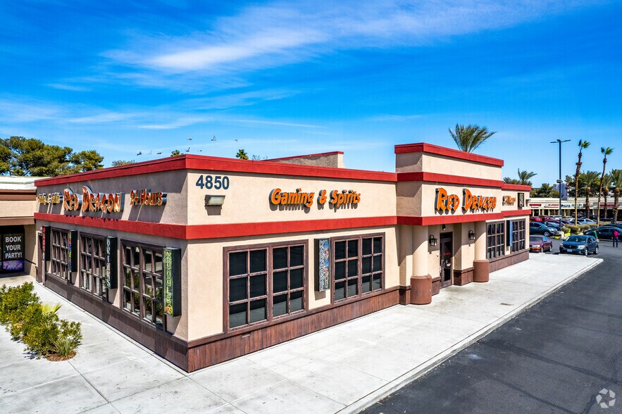 4850 W Flamingo Rd, Las Vegas, NV à louer - Photo du bâtiment - Image 2 de 15