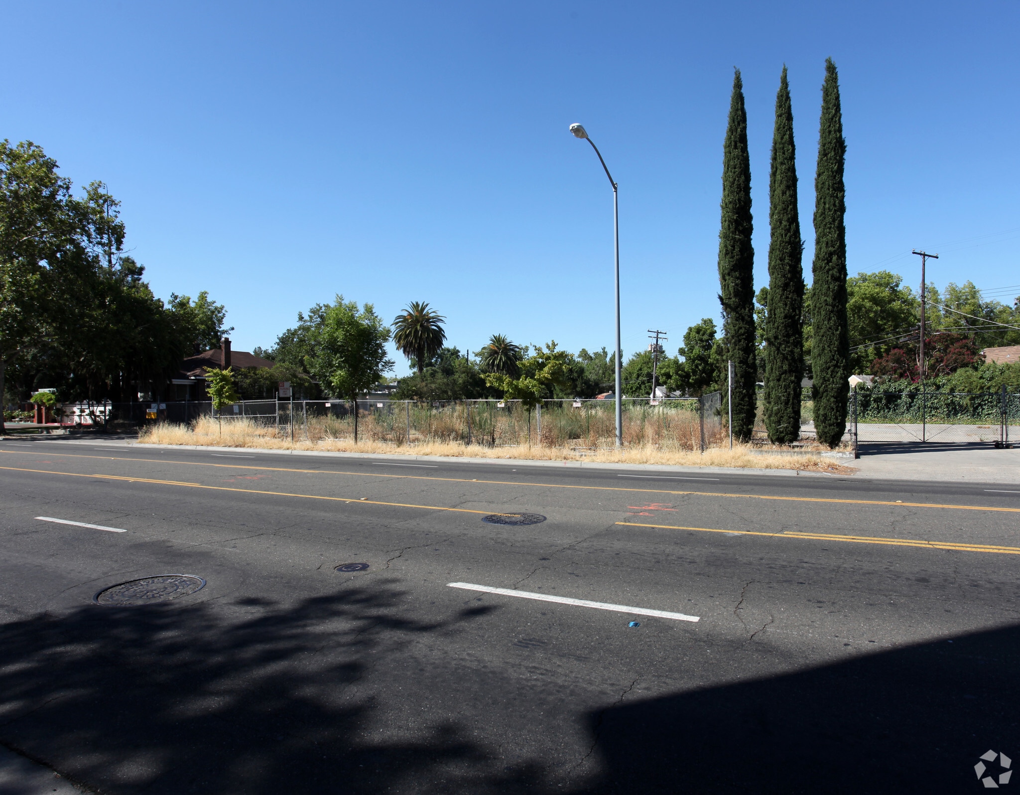 2040 Stockton Blvd, Sacramento, CA for sale Primary Photo- Image 1 of 9