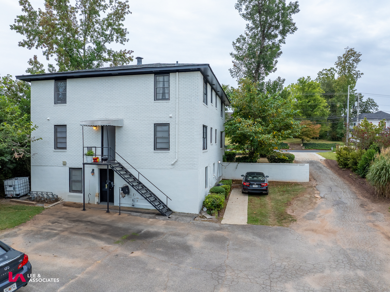 57 1st Ave, Newnan, GA à vendre - Photo du bâtiment - Image 2 de 7