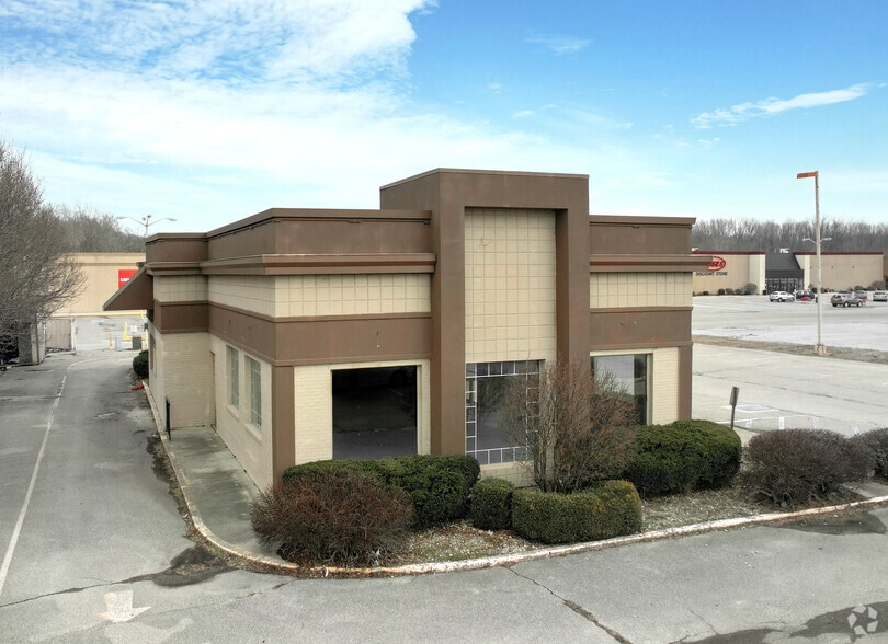 1704 S Scatterfield Rd, Anderson, IN for sale - Primary Photo - Image 1 of 4