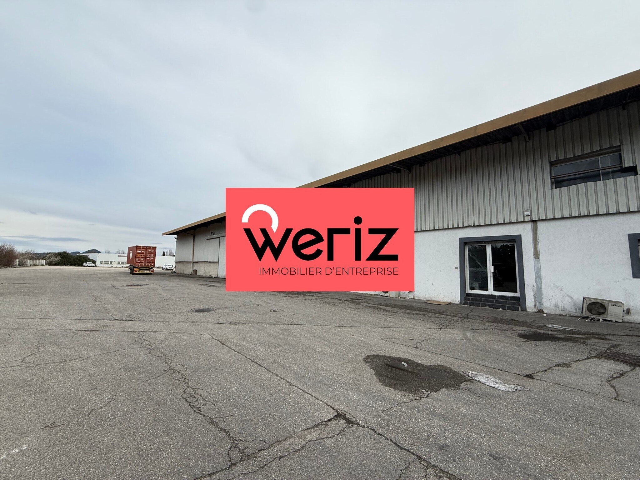 Flex in Bouc-Bel-Air for lease Building Photo- Image 1 of 11