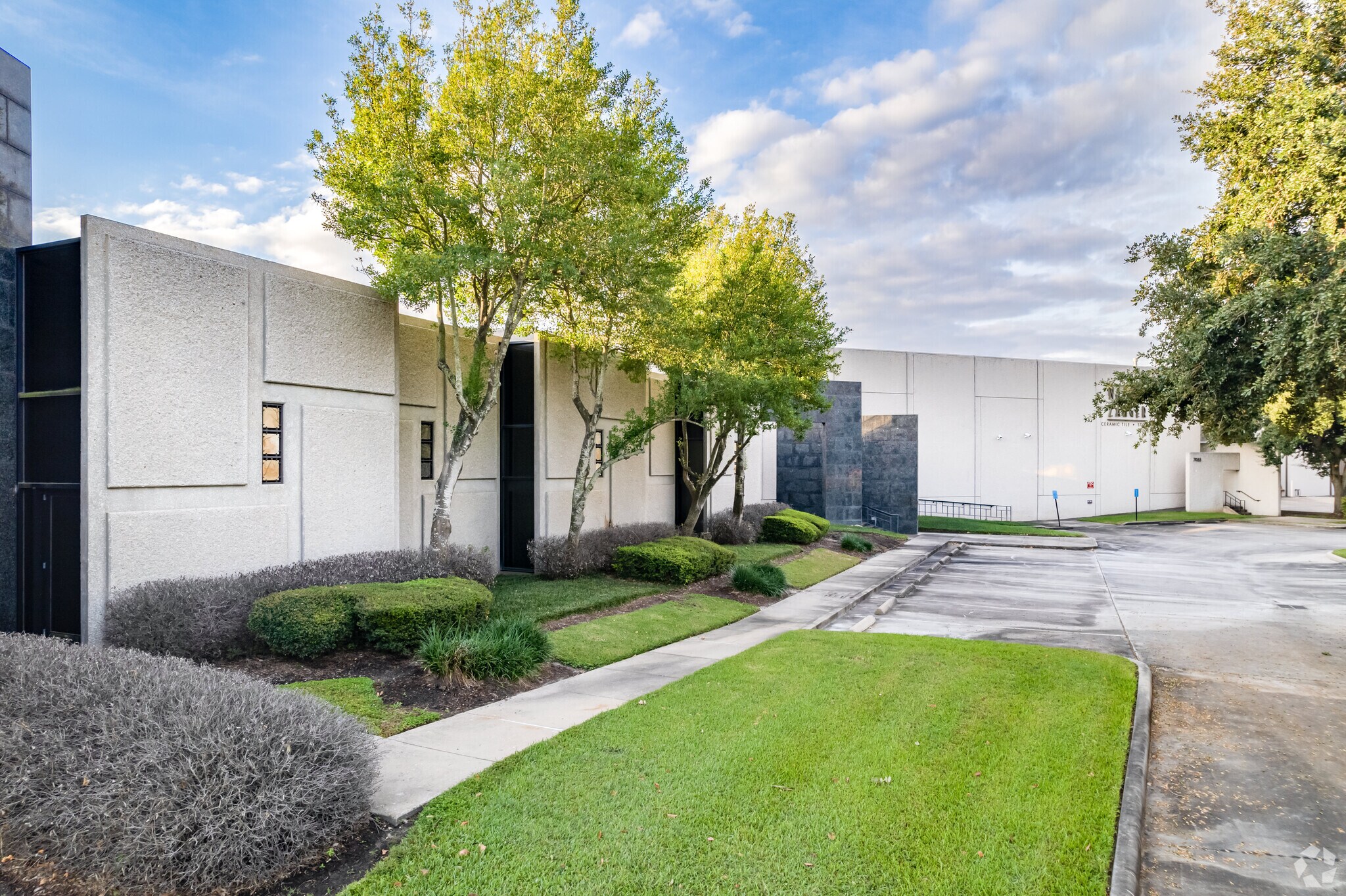 7055 Old Katy Rd, Houston, TX à louer Photo du bâtiment- Image 1 de 23
